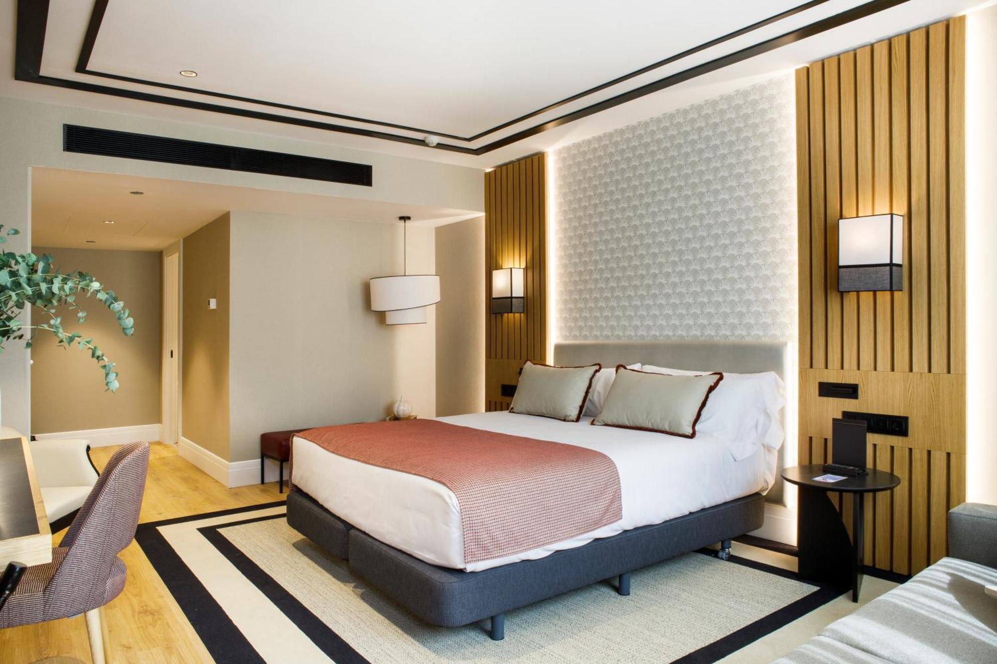 Catalonia Plaza Espana Hotel & Spa Мадрид Екстериор снимка