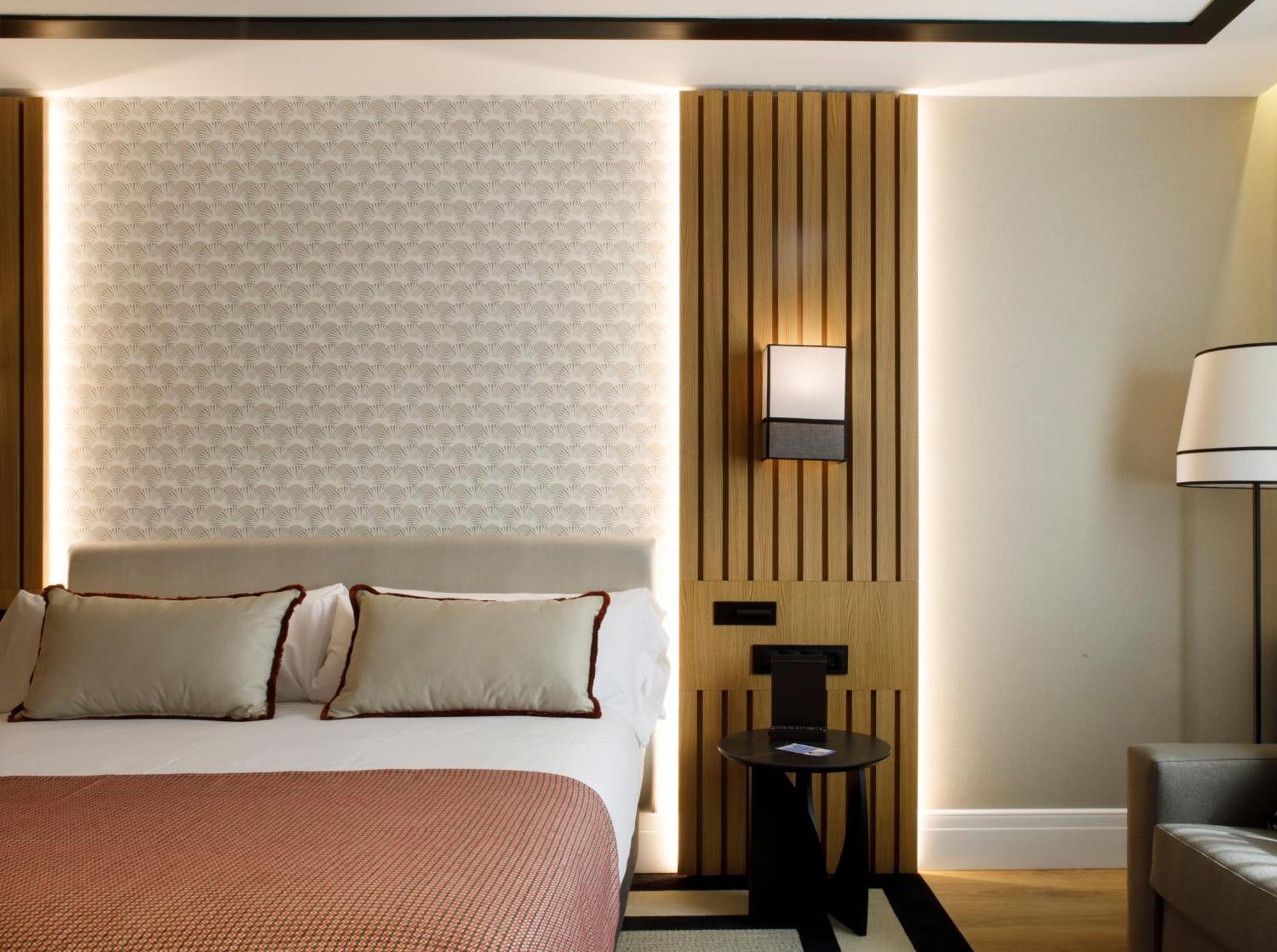 Catalonia Plaza Espana Hotel & Spa Мадрид Екстериор снимка